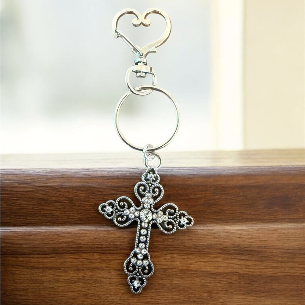 Elegant Silver and Black Metal Cross Keychain/Bag Tag